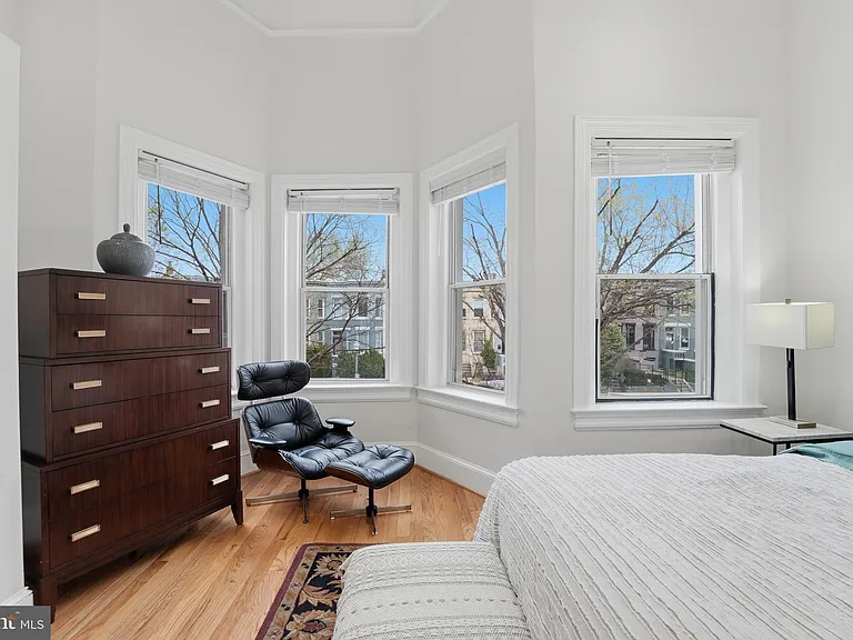 56 Adams St NW — Photo 20