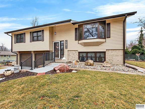 5th image of 7715 Manderson Cir