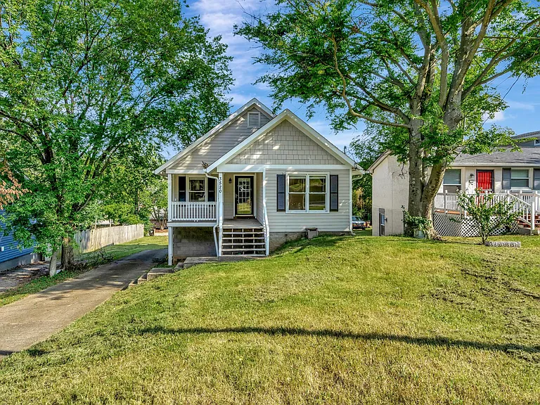 3520 Elkins Ave — Photo 1