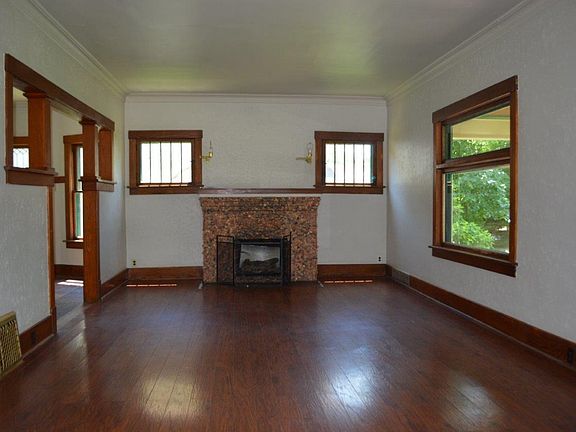 2nd image of 2718 Nebraska St
