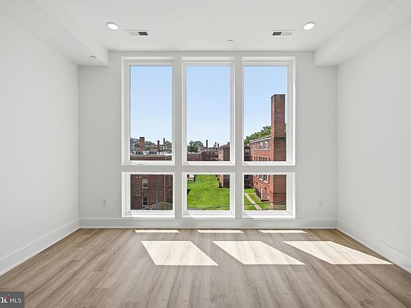4th image of 2105 M St NE #11