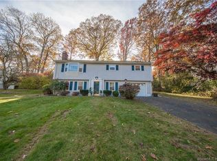 110 Valley Rd, Groton, CT 06340