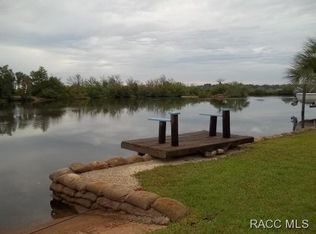 2071 S Schooner Dr, Crystal River, FL 34429