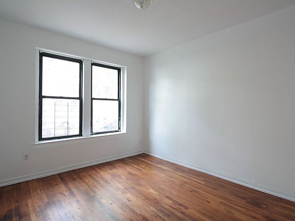 3rd image of 2424 28th St APT 1A