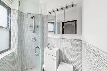 Rented by R New York