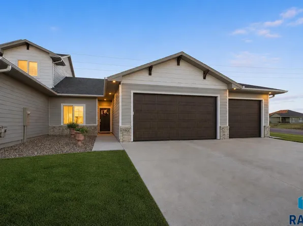5901 S Spirea Ave, Sioux Falls, SD 57108