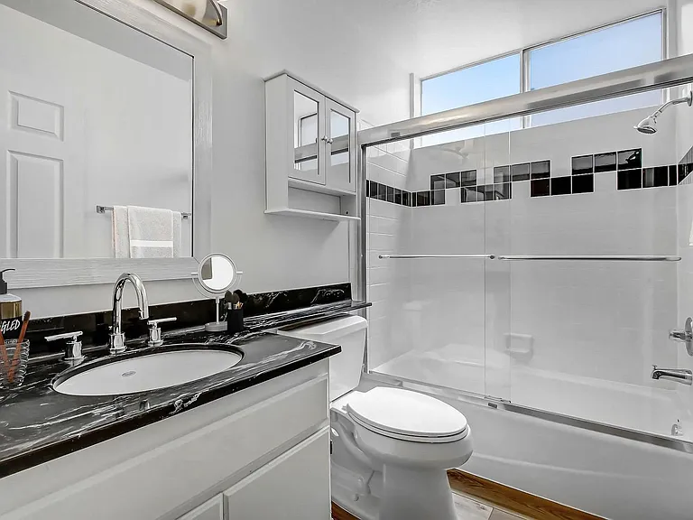 310 S. Swall Drive Apartments — Photo 10