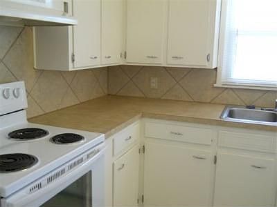 5th image of 2802 NW 21st Pl