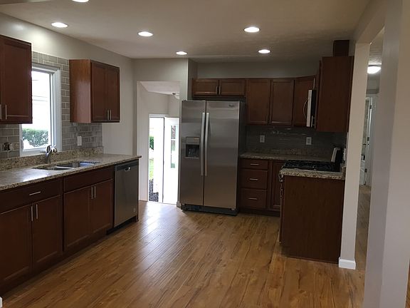 2nd image of 7251 Chateau Dr