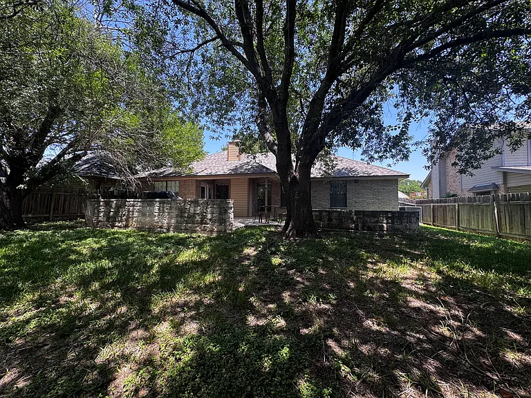 1518 Chardonnay Dr — Photo 19