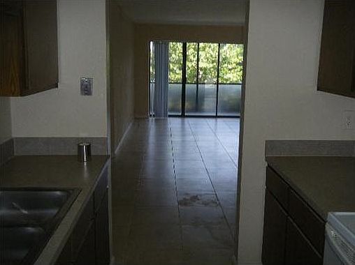 4th image of 8781 NW 39th St