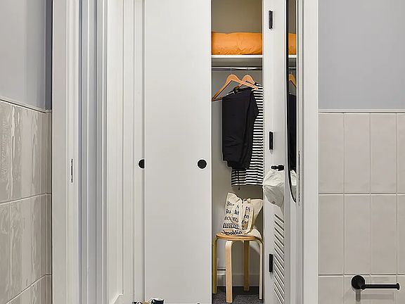 5th image of 547 W 47th St Room 518