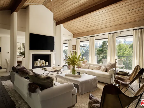 1583 Lindacrest Dr, Beverly Hills, CA 90210