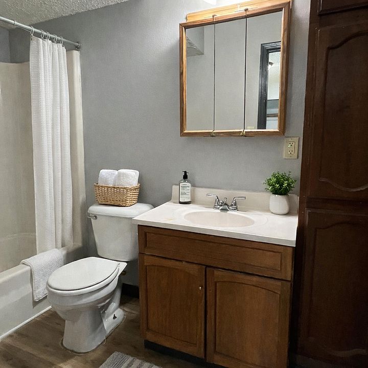 2nd image of 125 Sherwood Ct APT 5
