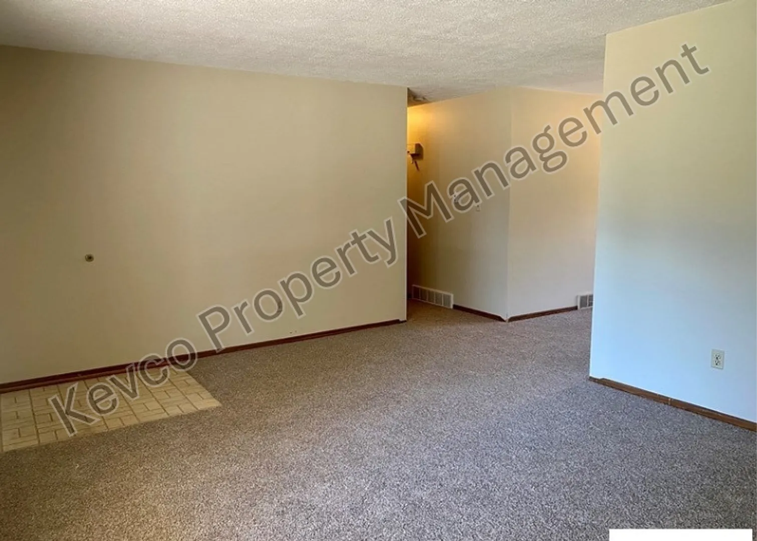 More Space. More Living. Huge 4 Bed House! — Photo 3