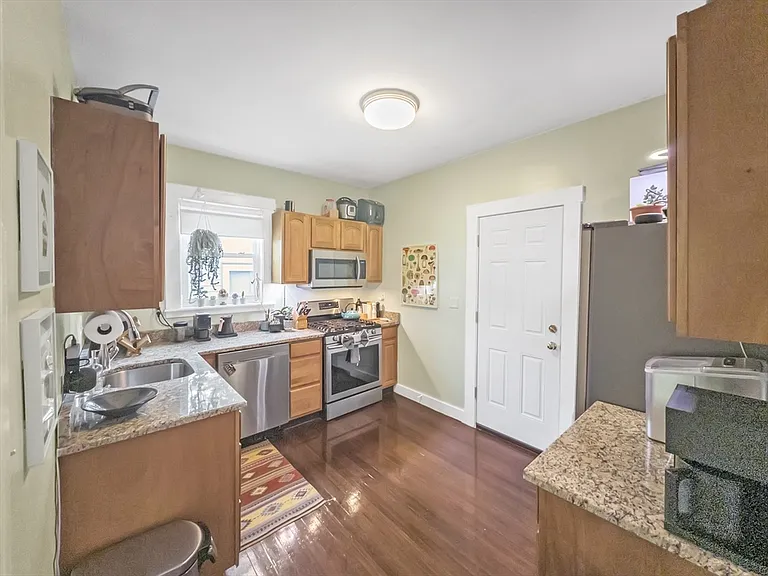 41 Child St #3 — Photo 3