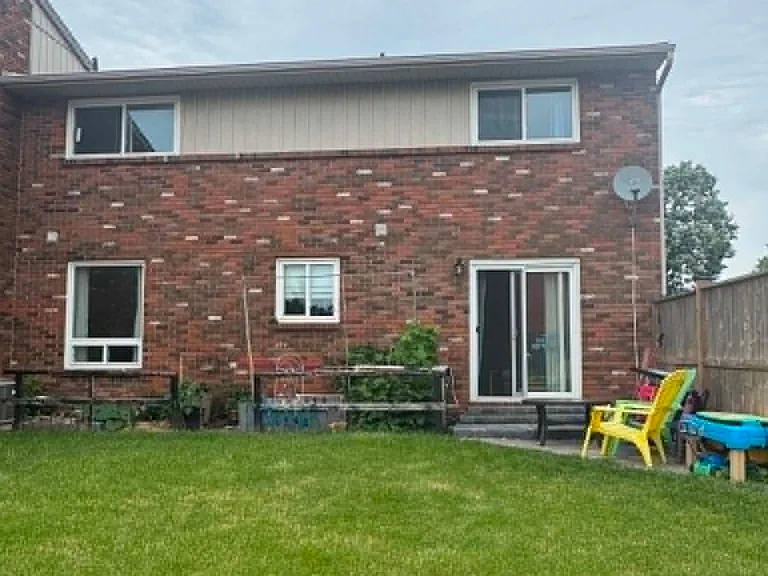 100 Brownleigh Ave #256 — Photo 12