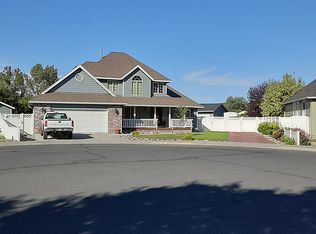 785 E Opal Ct, Hermiston, OR 97838