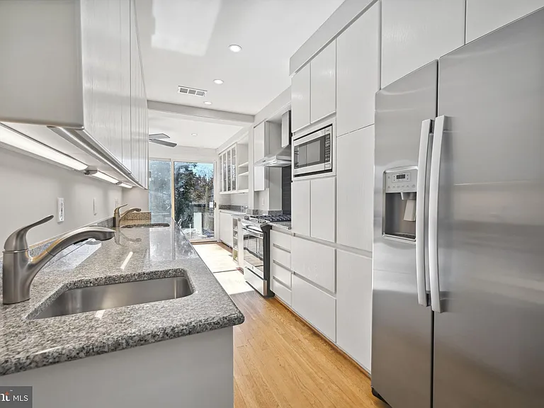 3216 Klingle Rd NW — Photo 9