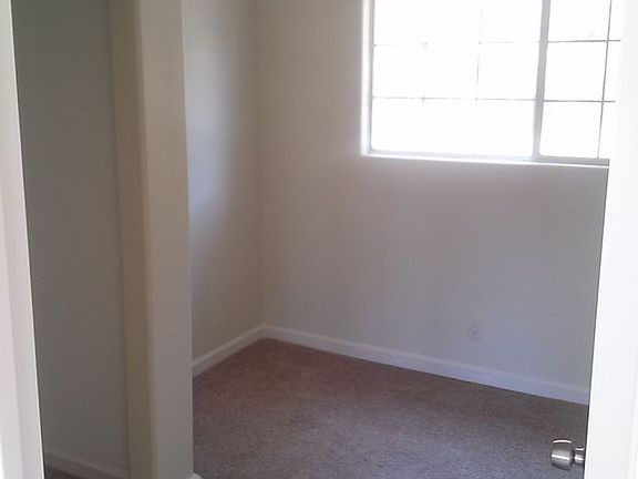 5th image of 67 Brock Ln