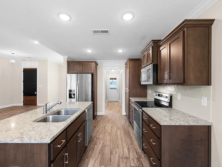 38 Garrison Dr — Photo 6