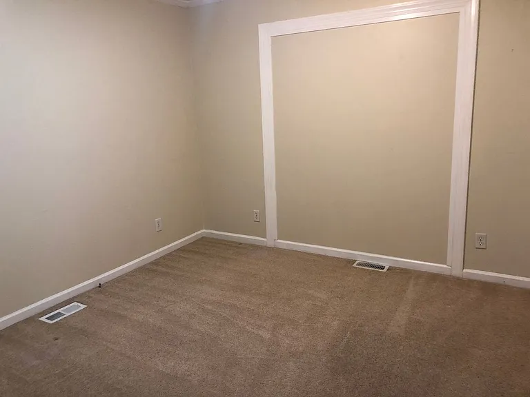 327 Pinecliff Dr — Photo 3