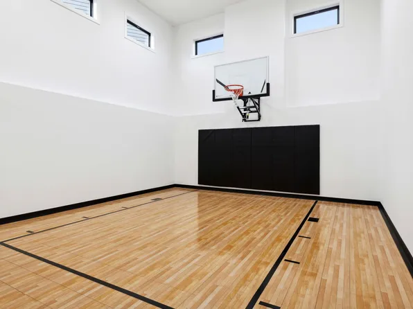 17000 48th Ave N, Plymouth, MN 55446