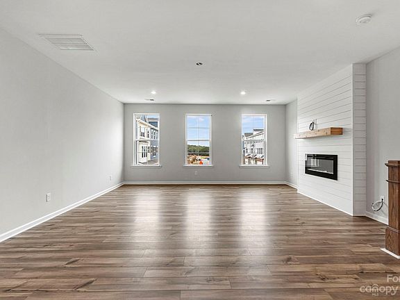 5th image of 6989 Waterstone Dr #4