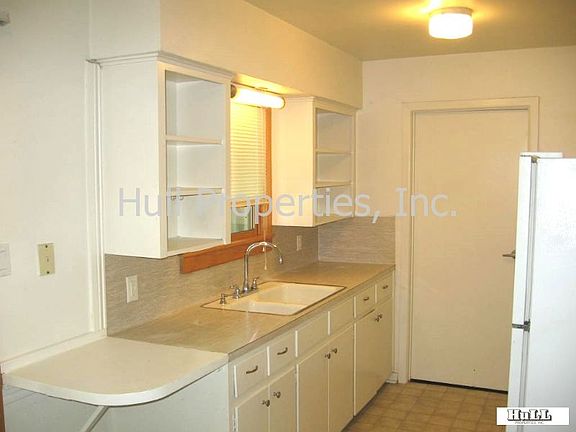 5th image of 2710 Sherwood Ln