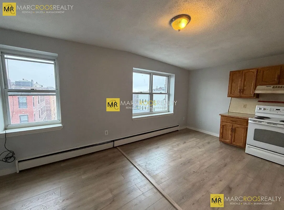 1 bed, 1.0 bath, 700 sqft, $1,950 — Photo 3