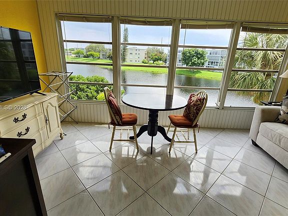 2nd image of 3018 Harwood Dr #3018-C