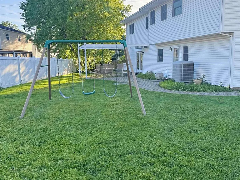 5 Timothy Ct — Photo 4