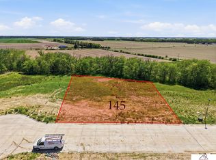 145 Sunset Rdg, Crete, NE 68333