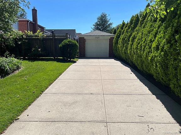 3rd image of 20953 28th Avenue
