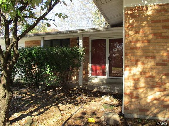 3rd image of 11939 Kentwood Dr