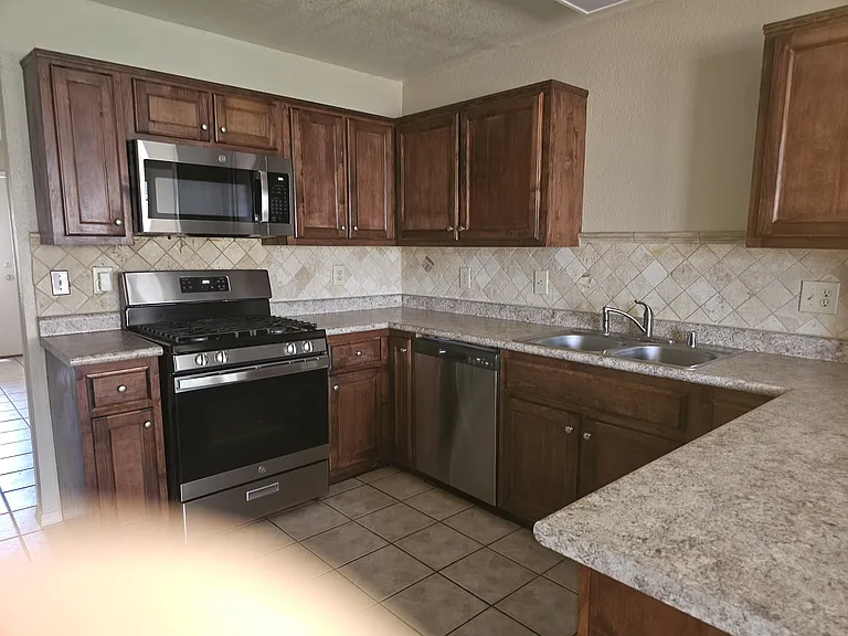 11265 Ivanhoe Dr — Photo 7