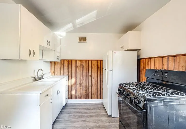 275 E 200th St #2 — Photo 5