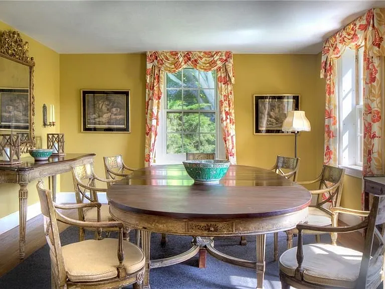 22 Castle Hill Ave — Photo 10