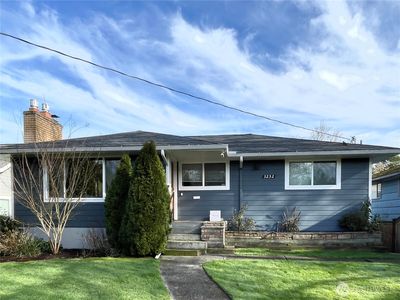 3232 33rd Avenue W, Seattle, WA, 98199