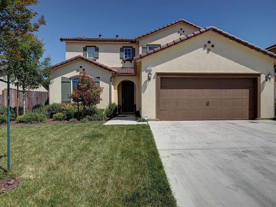 1st image of 2207 Cerra Vista Dr