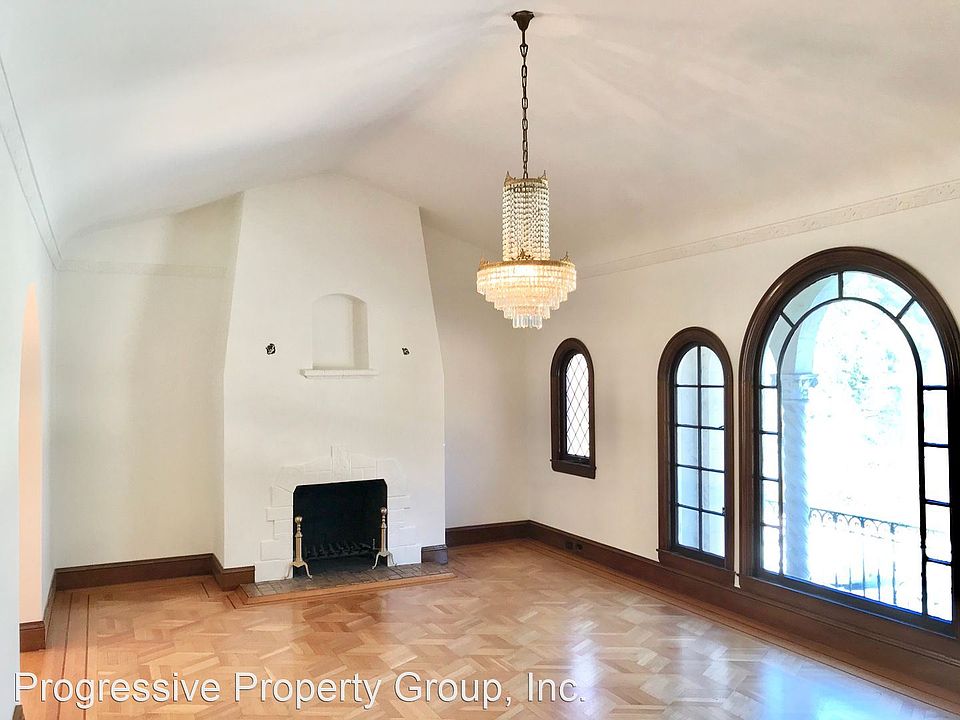 1st image of 321 Lincoln Way