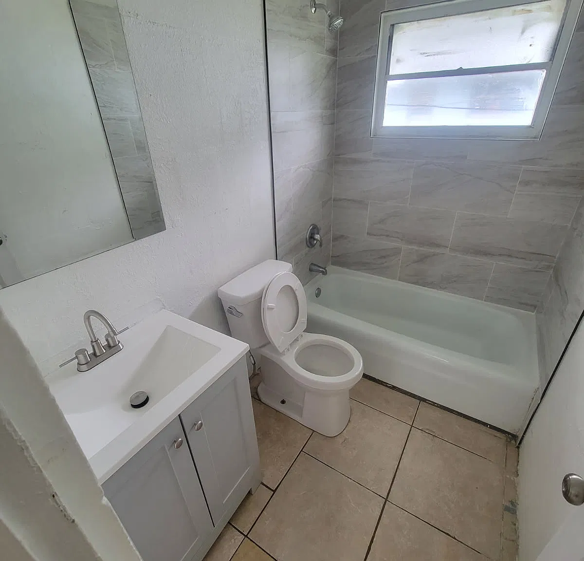 401 11th St W — Photo 3