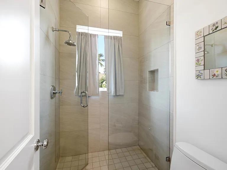 2540 Half Moon Walk — Photo 40