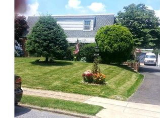 8642 Bloomfield Ave, Philadelphia, PA 19115