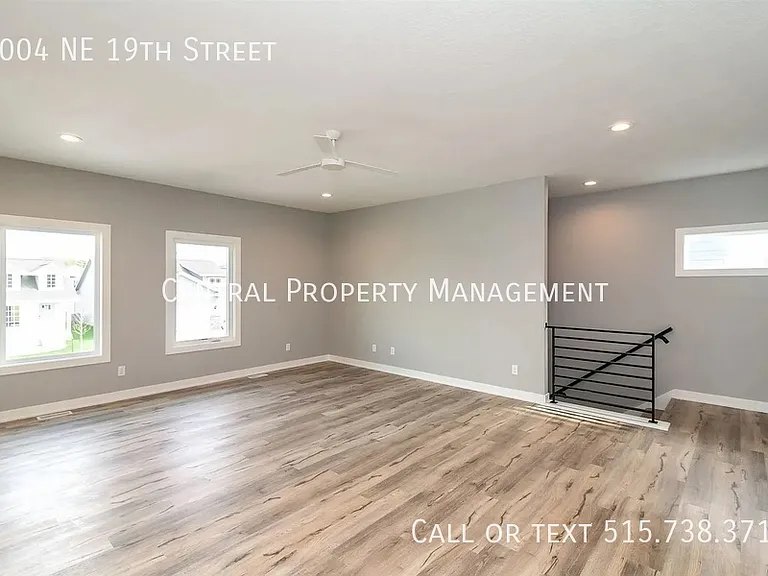 1004 NE 19th St — Photo 8