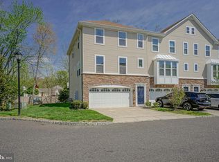 16 Regency Ct, Cherry Hill, NJ 08002