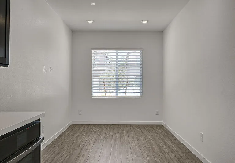 561 Preston Crest St — Photo 30
