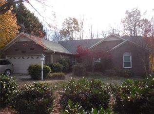 3607 Friendly Acres Dr, Greensboro, NC 27410