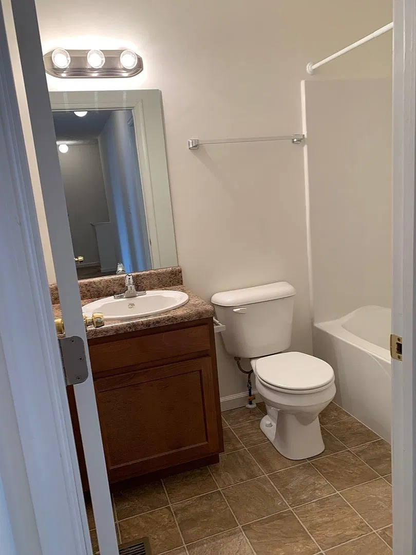 3 Bedroom 2.5 Bath Townhouse — Photo 2