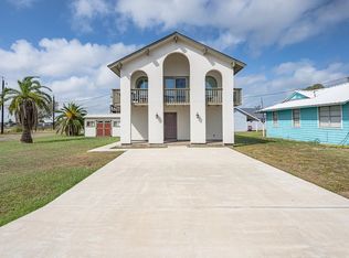 4 Tomahawk Trl, Rockport, TX 78382